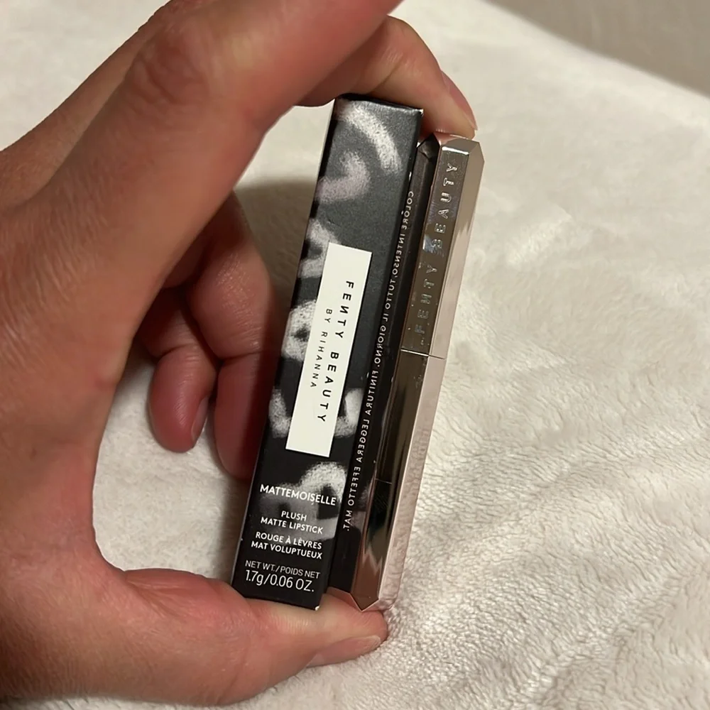 Fenty Beauty By Rihanna Mattemoiselle Midnight Wasabi
